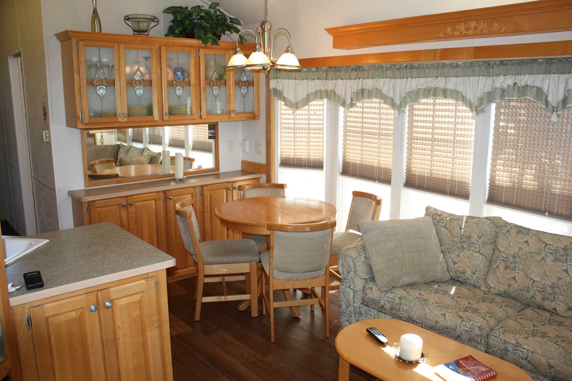                                                 Homey country charm fills the entire cabin. What a delightful place to enjoy a country breakfast!