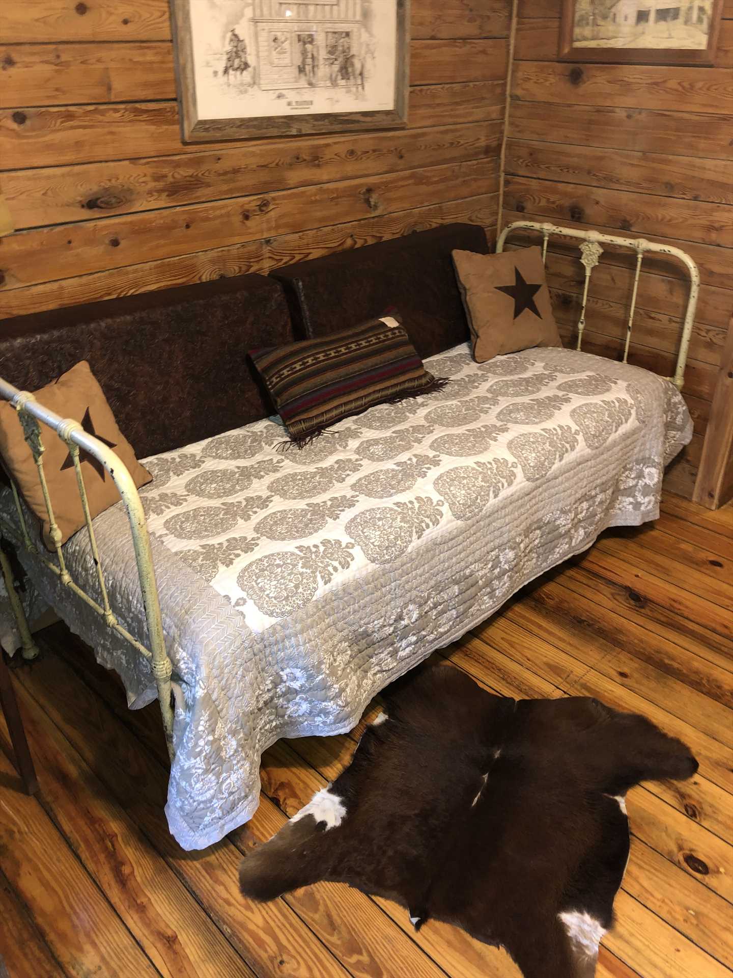                                                 This sweet little day bed rounds out the sleeping accommodations for up to three people-and all bed and bath linens are included!