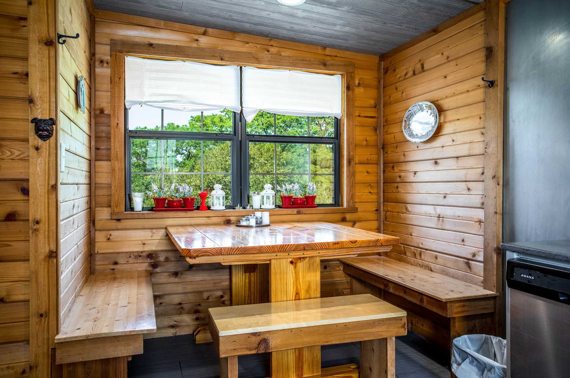                                                 Your cozy breakfast nook overlooks the big and beautiful Hill Country, with seating for up to six.