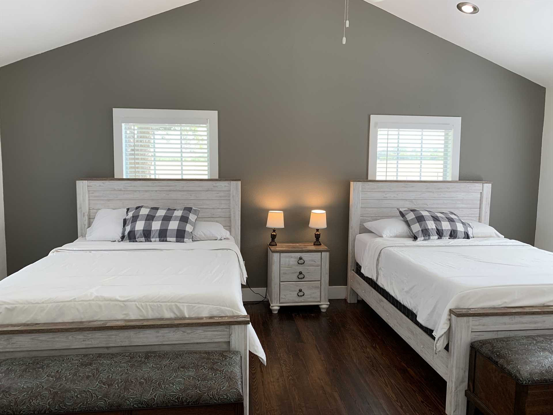                                                 Two nicely-matched queen-sized beds provide luxurious comfort for up to four guests in the second bedroom. All told, the Retreat sleeps up to six.