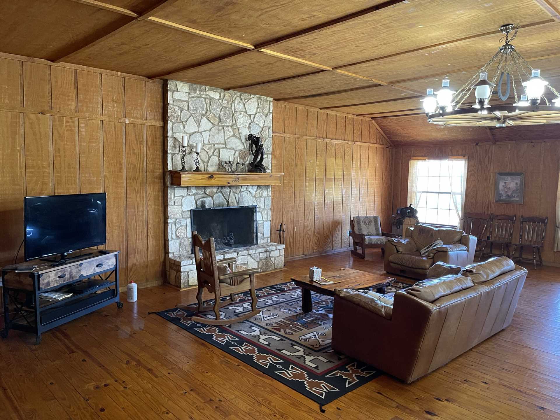                                                 Toast your toes on chilly nights in front of the Lodge's fireplace, watch TV, or just stretch out in luxurious comfort!
