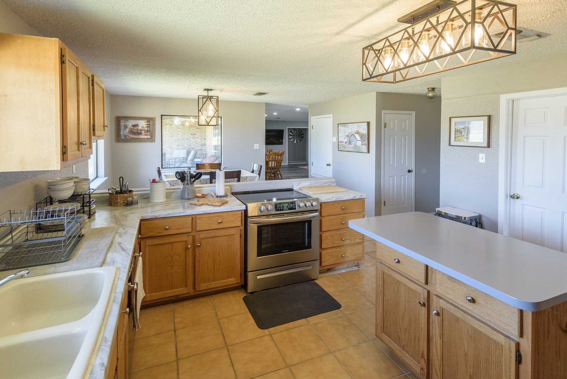                                                 Our guests love that there's plenty of elbow room in the kitchen, so even multiple cooks can create with ease!